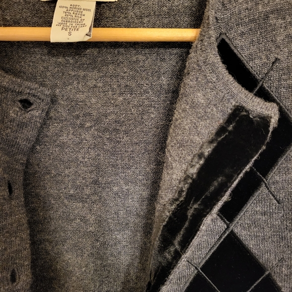 Eddie Bauer. Merino/silk sweater vest with argyle detail. Grey/black. Sm petit - Picture 3 of 7